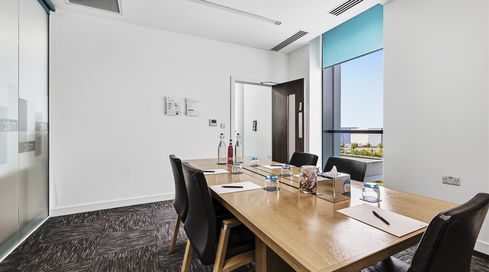 Business Lounge 2